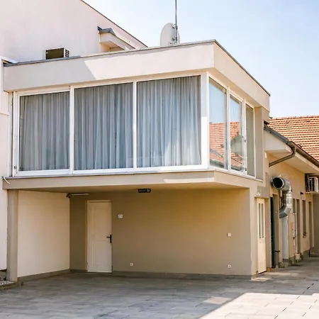 Atelier 13- Downtown- Free Parking דירה